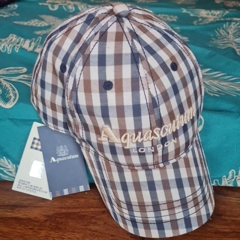 Topi aquascutum, used vvgc