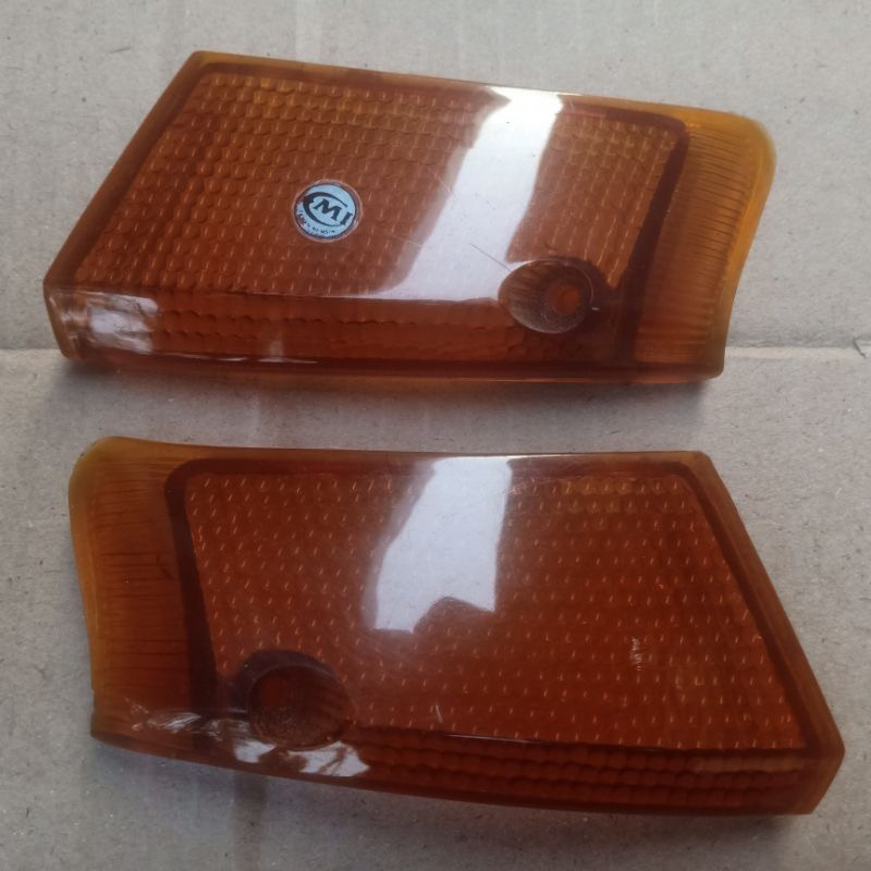 KACA MIKA SEN DEPAN TORNADO SHOGUN KEBO kaca sen depan suzuki tornado shogun kebo merah putih