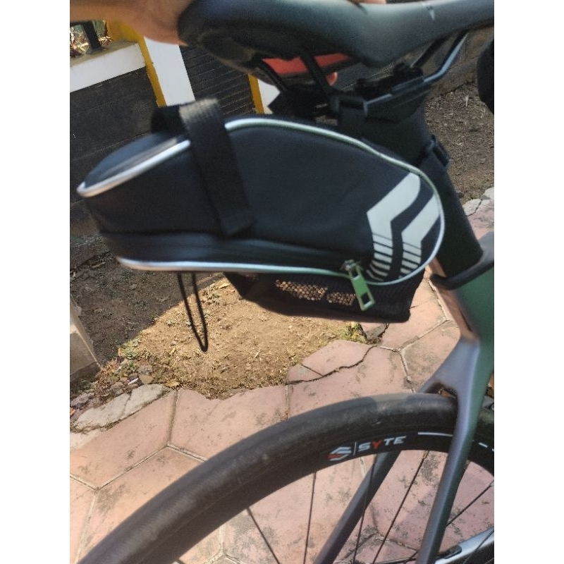 TAS SEPEDA BELAKANG SADEL SEPEDA SHIMANO LIKENEW SECOND