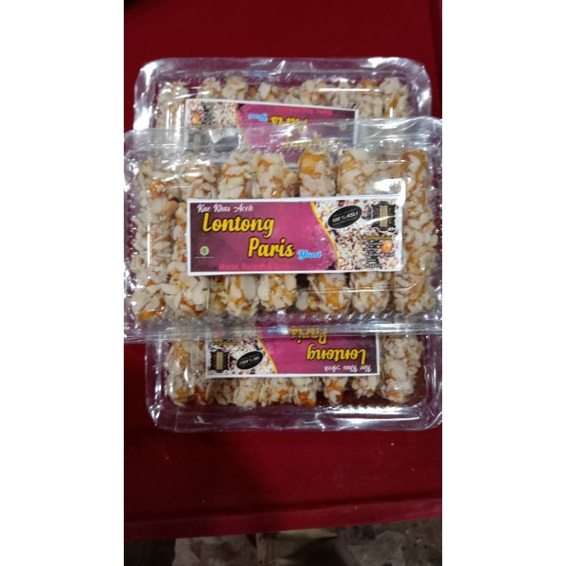 

Kue khas Aceh lontong paris