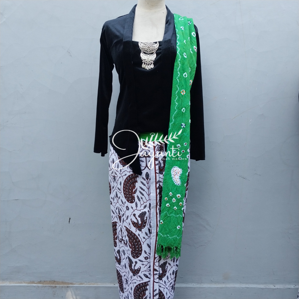 KEBAYA BLUDRU KUTUBARU / KEBAYA BLUDRU KUTUBARU / KEBAYA CANTIK