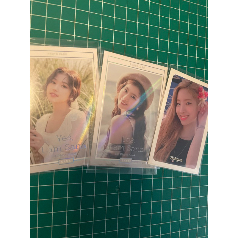 twice sana yes i am sana white ver (sana beret) photocard official