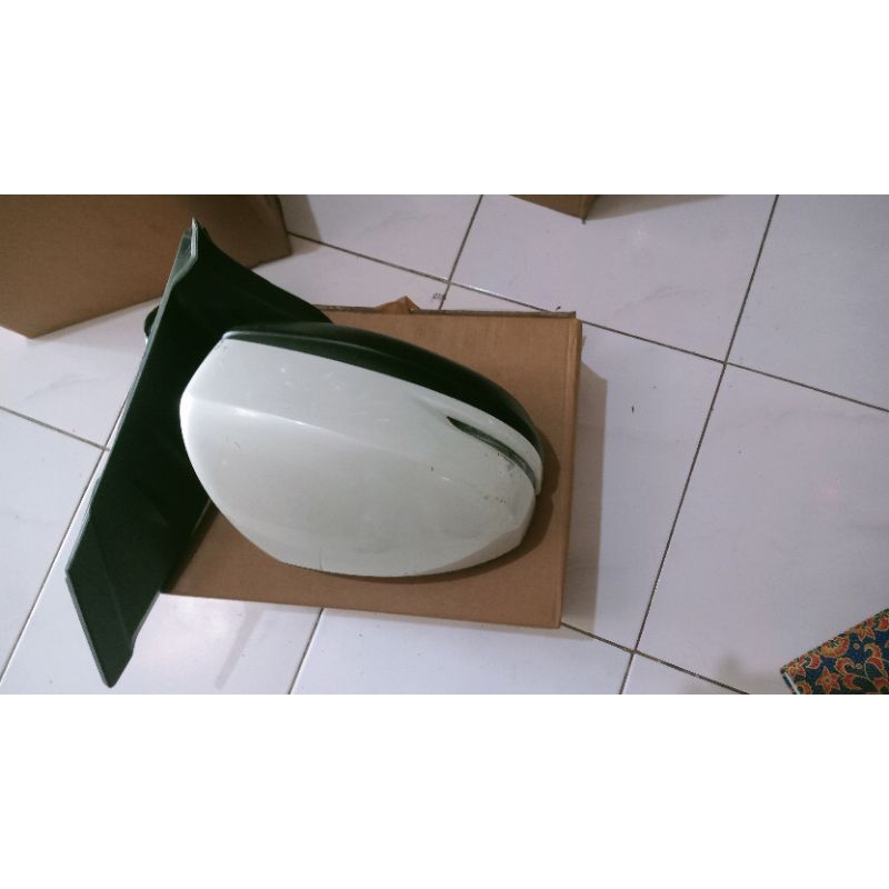 spion brio/mobilio (kanan)