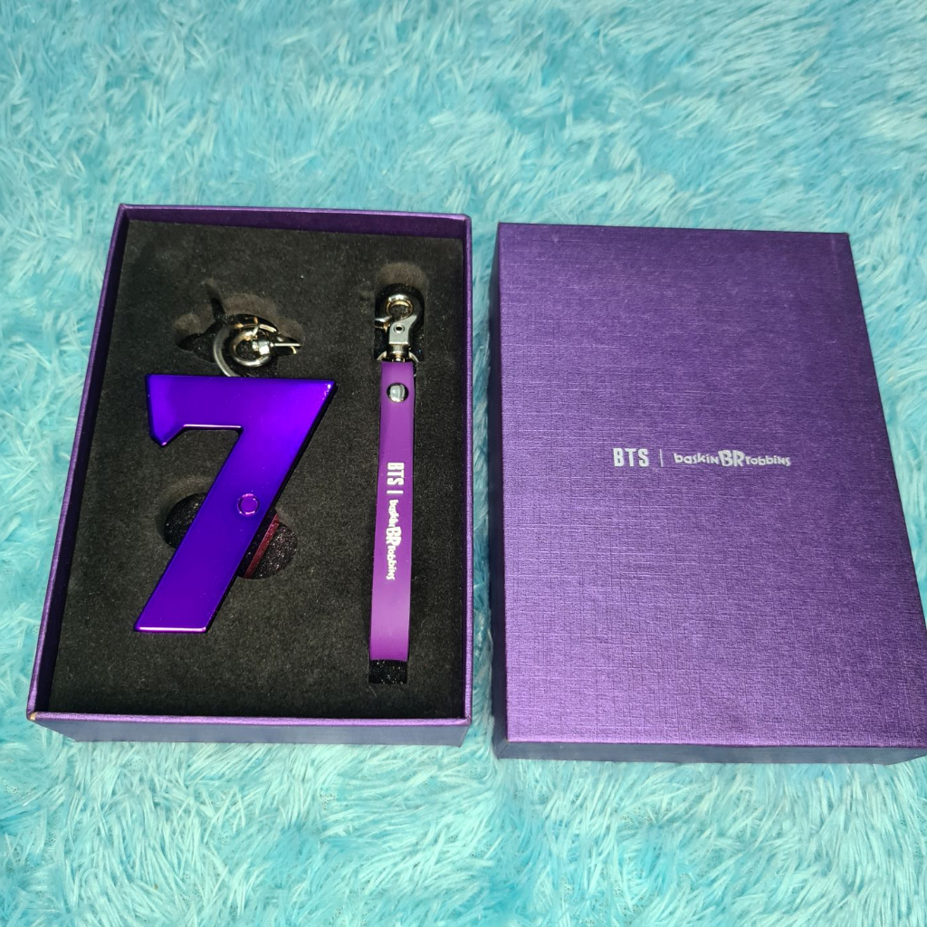Keyring Merch Baskin Robins x BTS with Lamp BTS Official Merchandise