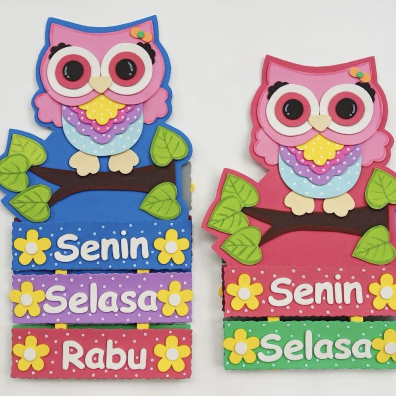 hiasan kelas TK nama hari