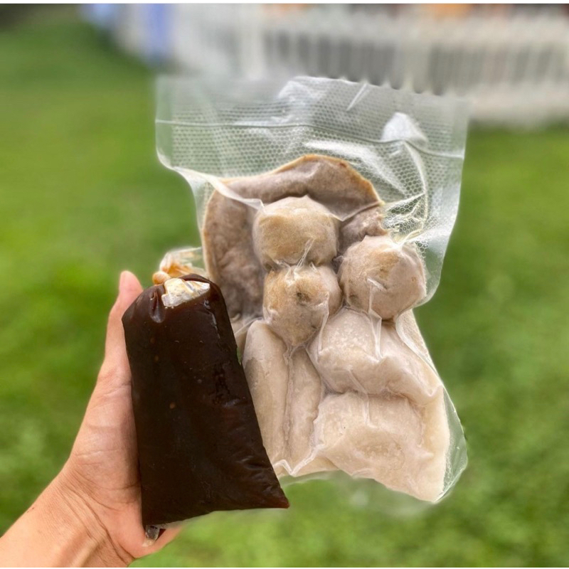 

Pempek Frozen + cuka (campur Kulit, adaan, telur, lenjer)