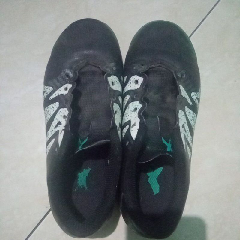 Sepatu futsal anak Adid*s second/preloved