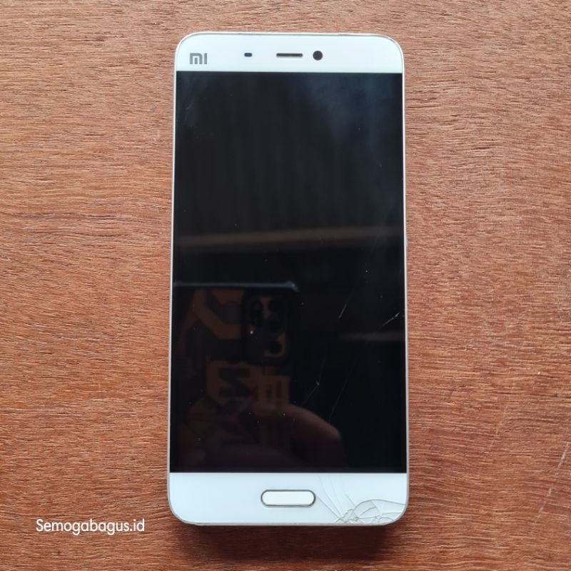 Lcd Touchscreen Xiaomi Mi 5 Mi5 original copotan minus