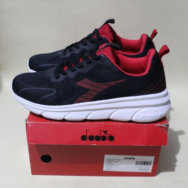 DIADORA FRANCO BLACK SIZE 40