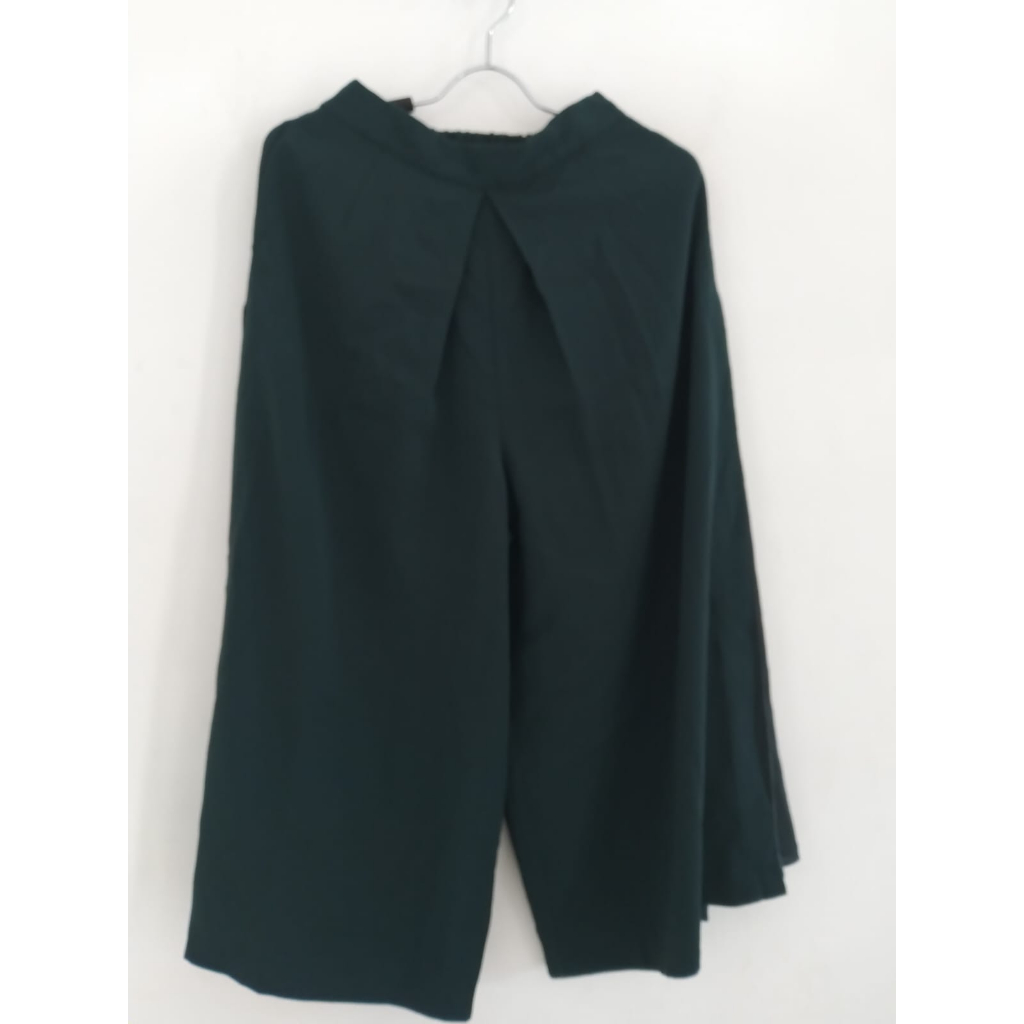 Celana Kulot / Rok Celana warna Hijau Preloved 19