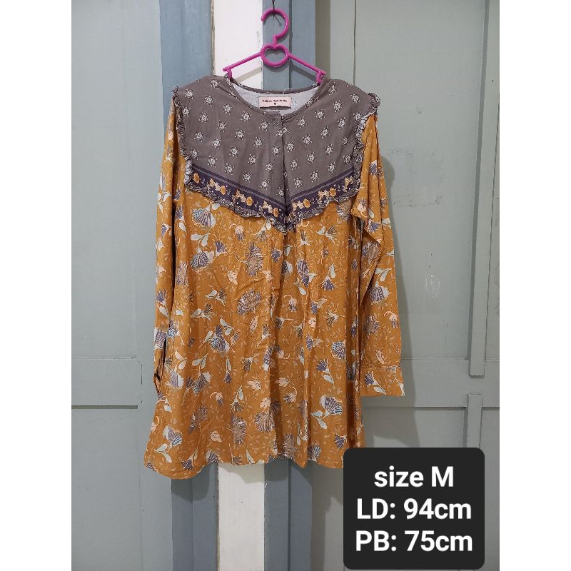 Preloved Top Kamila Wardrobe