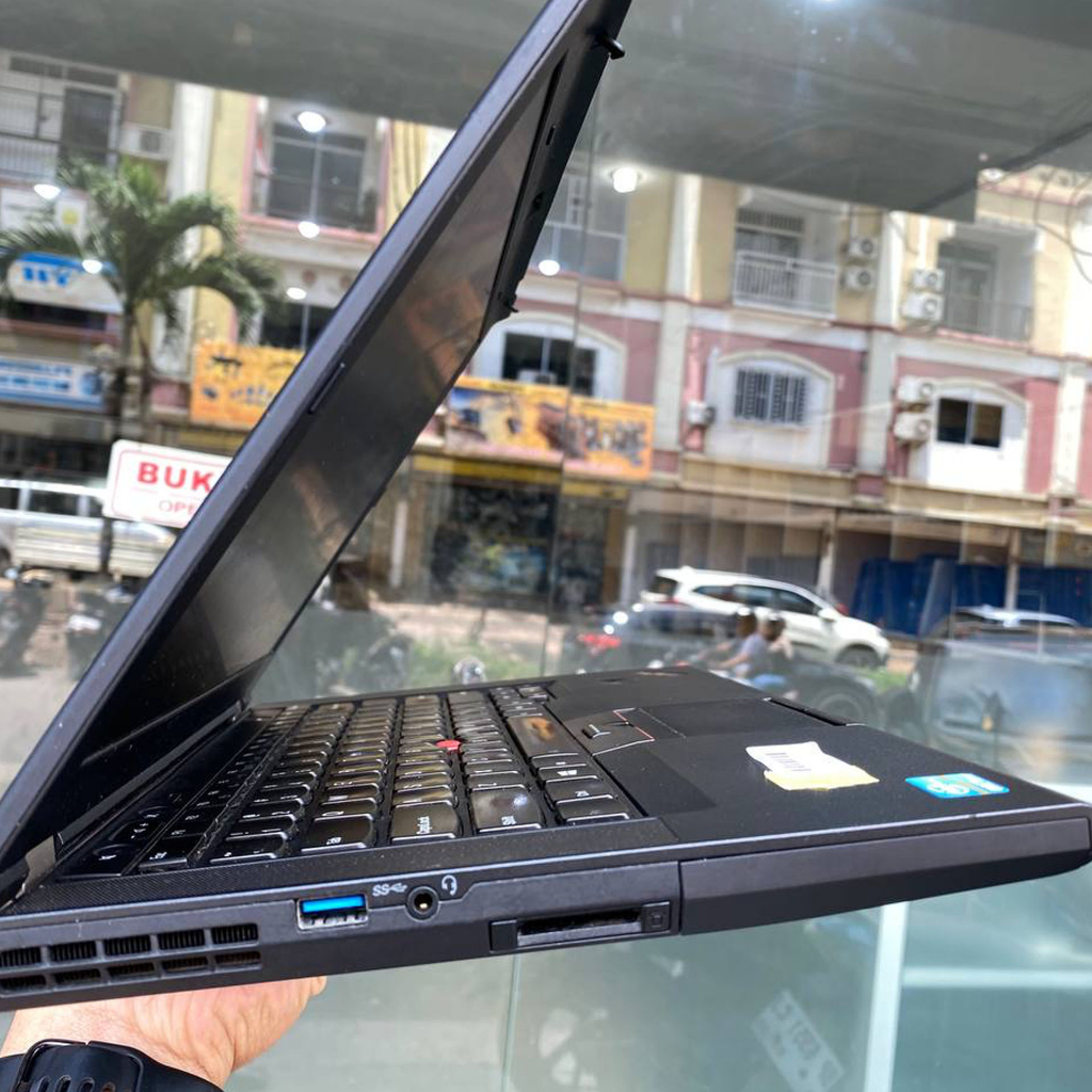 LENOVO THINKPAD T430 | i5 GEN 3 | RAM 8 GB | SSD 256 GB | LAYAR 14 INC