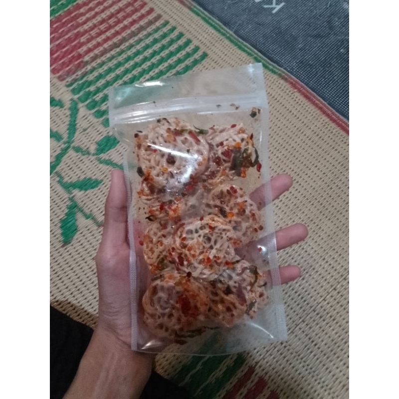 

Kerupuk seblak kering pedas hot