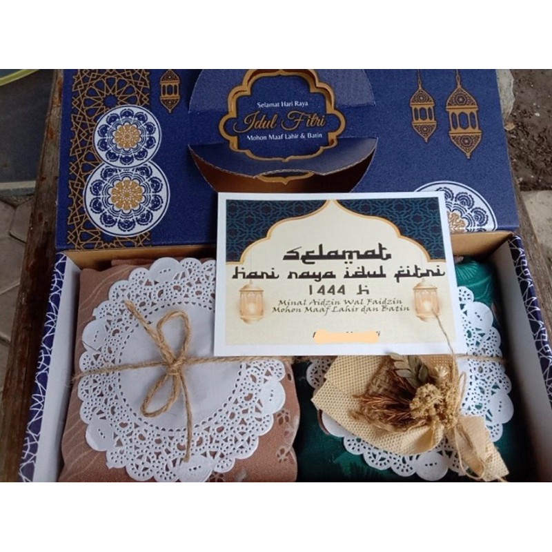 

Hampers Box 23 x 15 x 6 cm (max. 2 hijab)