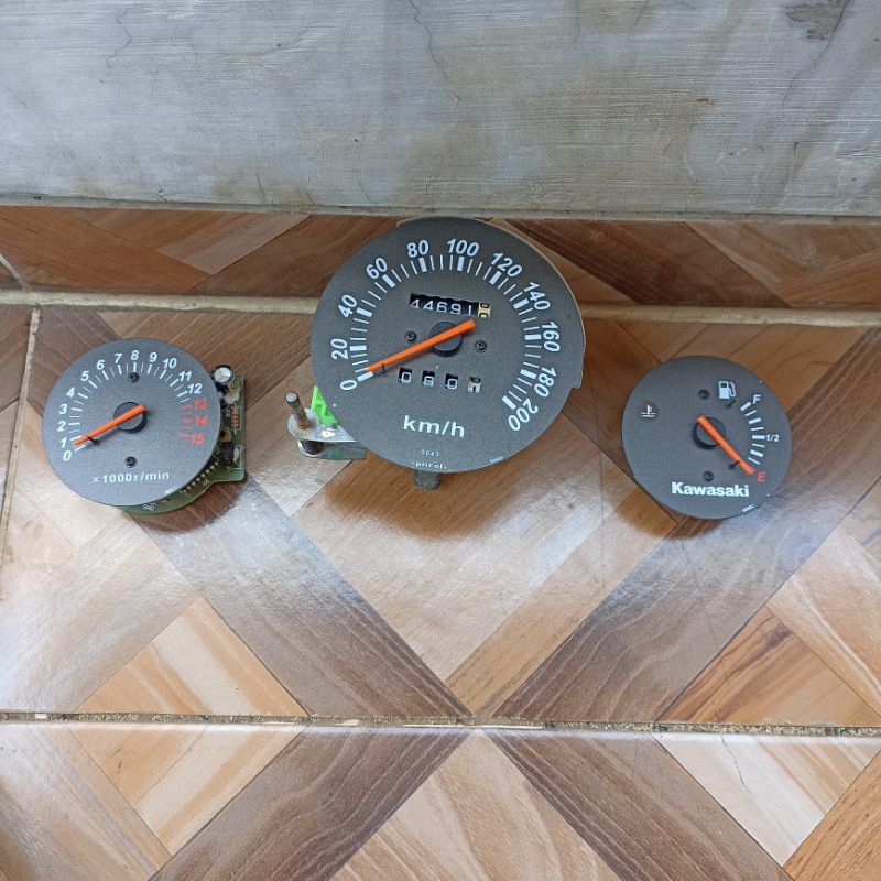 mesin spedometer RPM kilometer spedo indikator bensin Ninja 250R karbu ninja 4tak Original