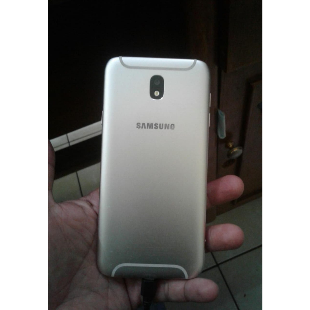 hp samsung j7 pro bekas (minus layar lcd kurang terang/redup)