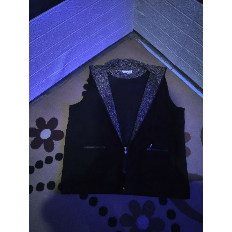 vest leorina second brand