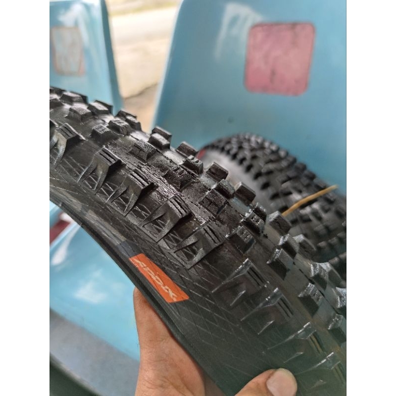 Ban Schwalbe Magic Marry 27.5x2.35 plus Grip Ergon GE1 Evo