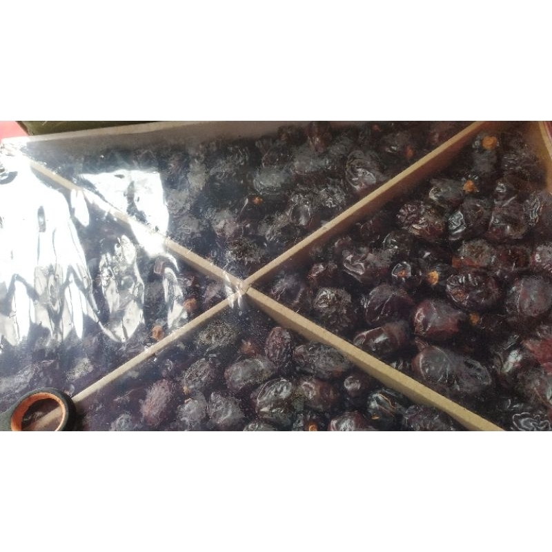 

Kurma Ajwa Super Premium