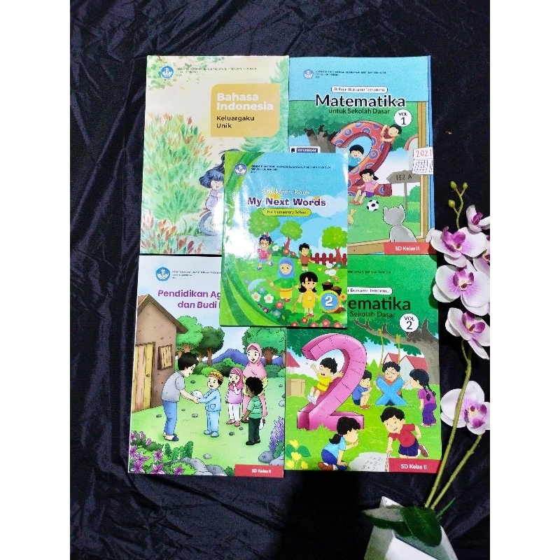 

Buku kurikulum merdeka satu paket untuk satu tahun dapat 5 buku kelas 2