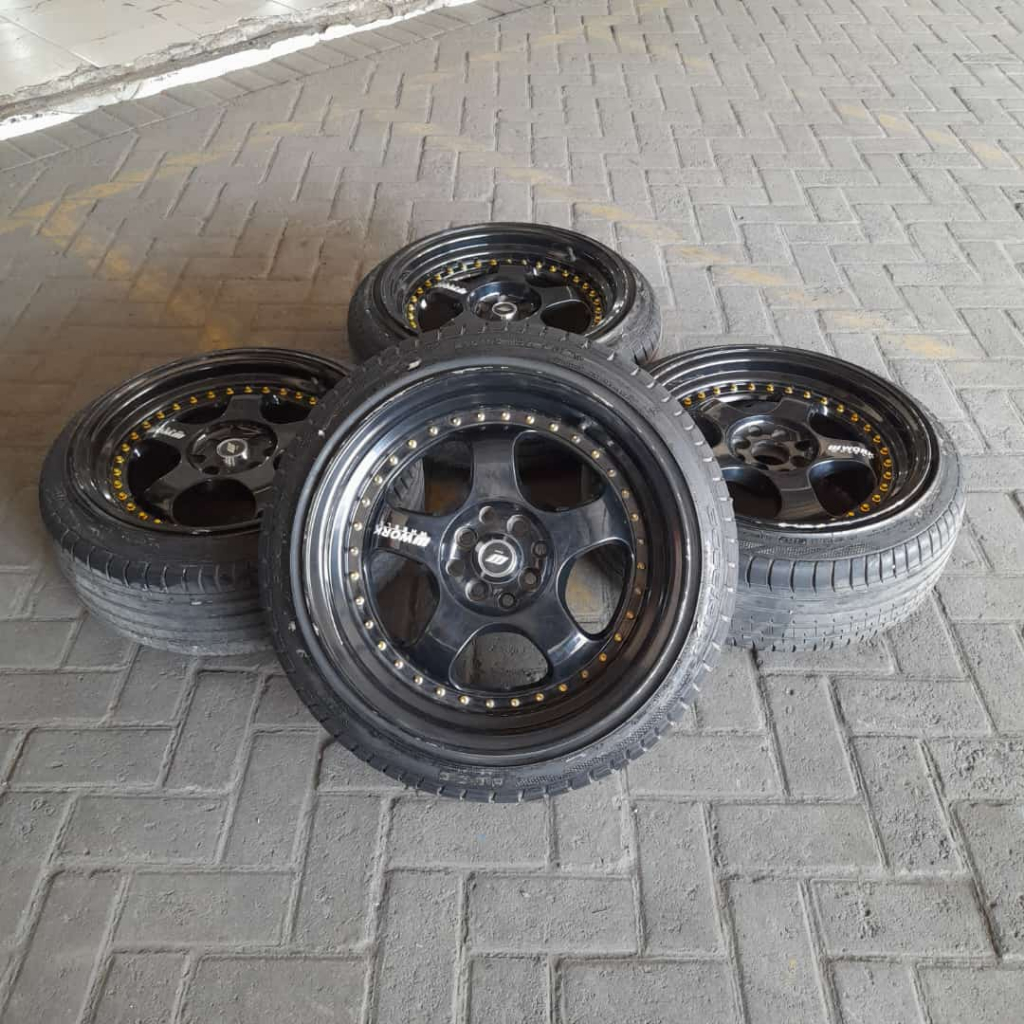 Work Meister R17 Lebar 8,5/9,5 Pcd 4x100 & 4x114 Et30/20 Ban 215 45 R17 Velg Mobil Bekas Work Meiste