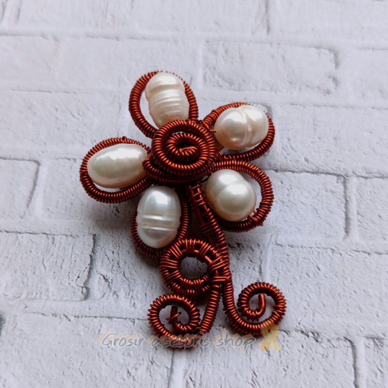 Bros kawat tembaga bunga mutiara / bros handmade