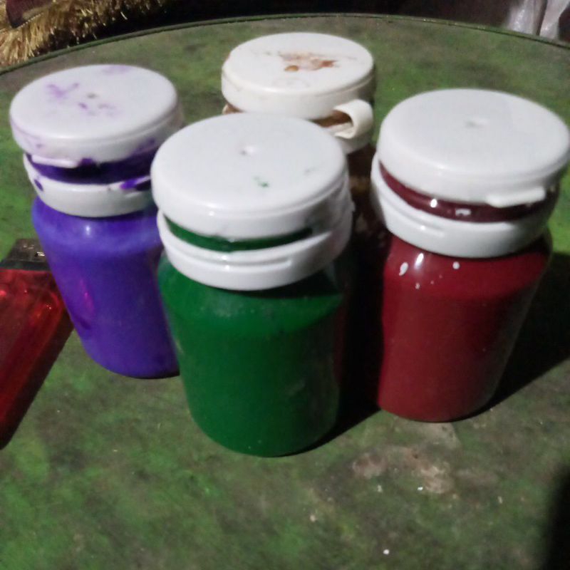 Cat pewarna Styrofoam Gabus