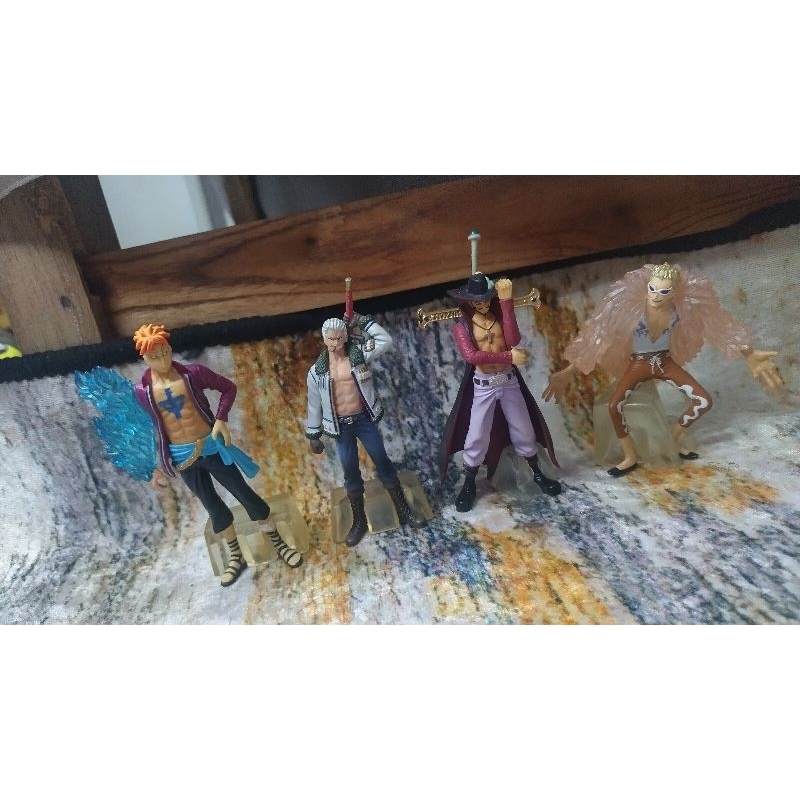 mihawk, smoker, marco, dofla chodam bandai