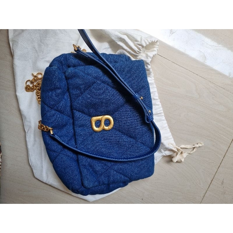 preloved zoey bag buttonscarves