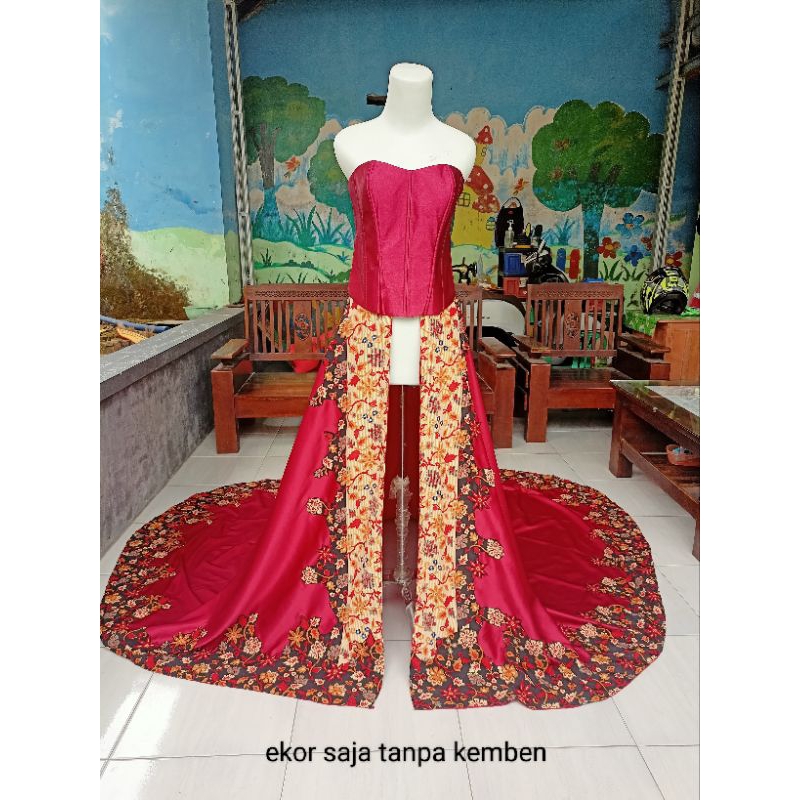 ekor gaun anak dan dewasa