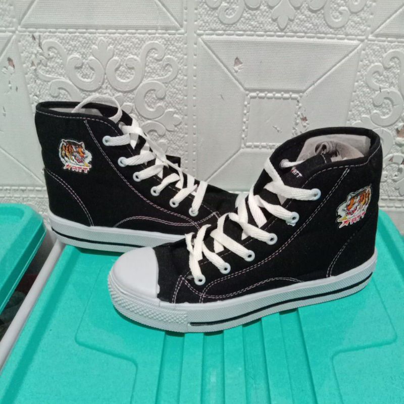 SEPATU ANAK SEKOLAH ATT MACAN/SEPATU ATT WARIOR UK 30-41