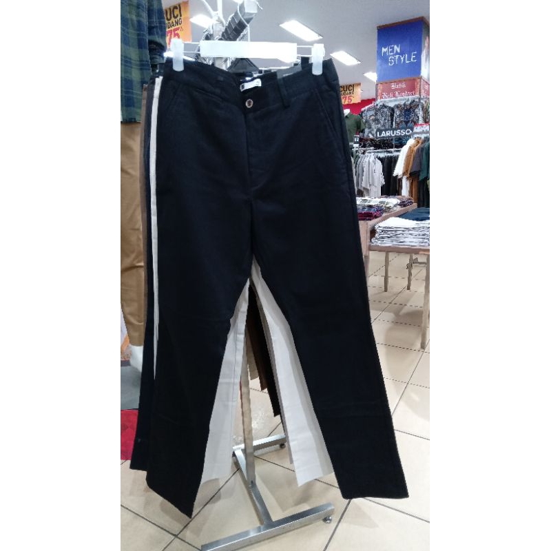 CELANA CHINOS LARUSSO