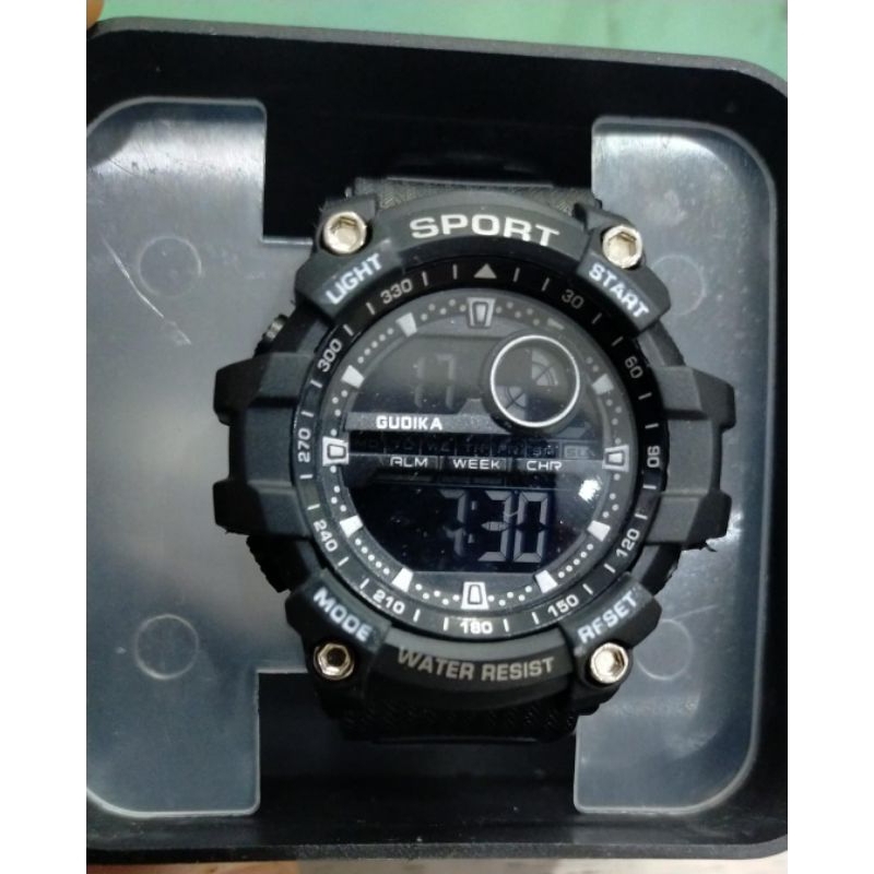 jam tangan merk gudika sport, ukuran diamater 4cm, water resistant