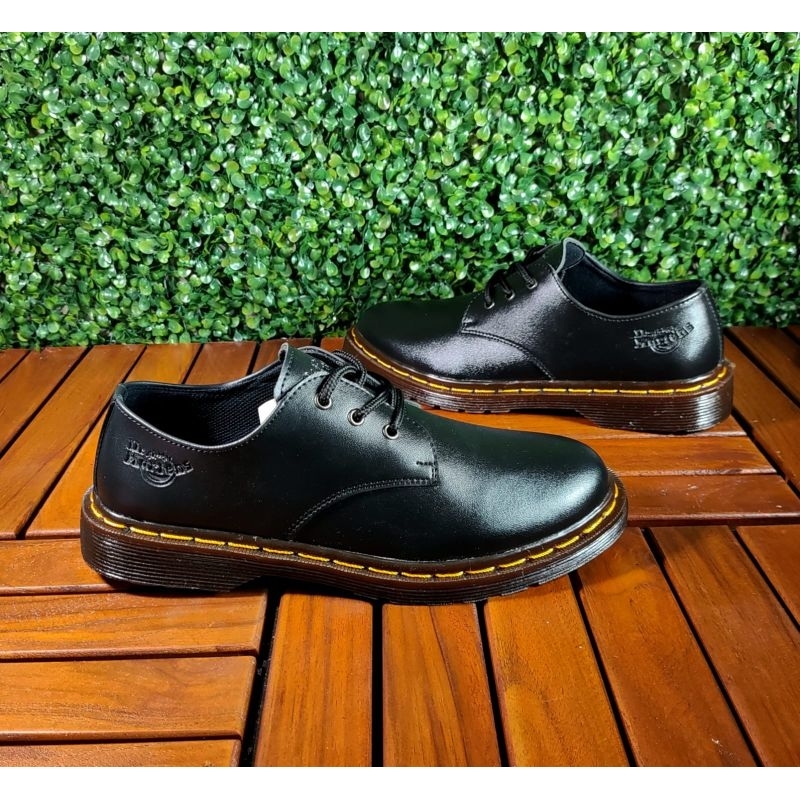 Sepatu Pria & Wanita Unisex Dockmart /  Dokmar Pendek 3Hole Hitam / Shoes Formal Kerja Kondanagn