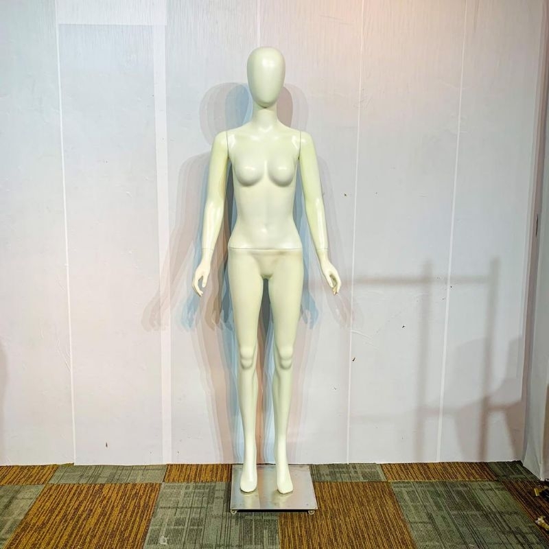 MANEKIN FULL BODY BAHAN FIBER ( FREE PETI KAYU / OBRAL PATUNG MURAH / MANEKIN CEWEK MURAH / full bod