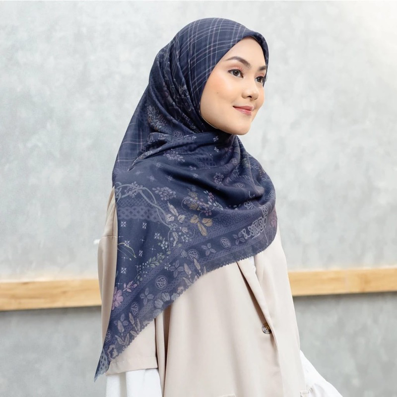 Puru Kambera x Disney scarf