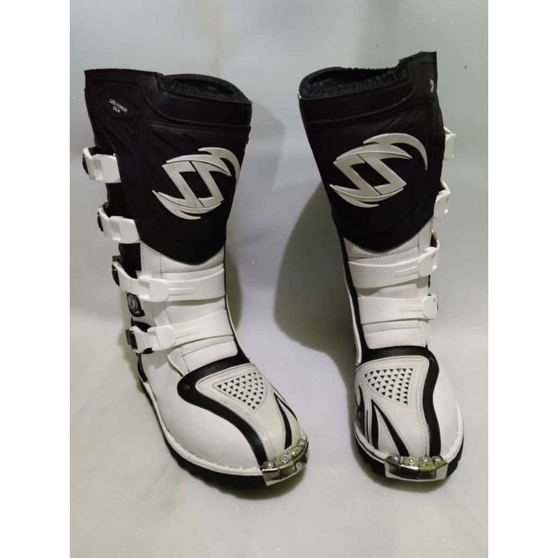 sepatu DLN racing
