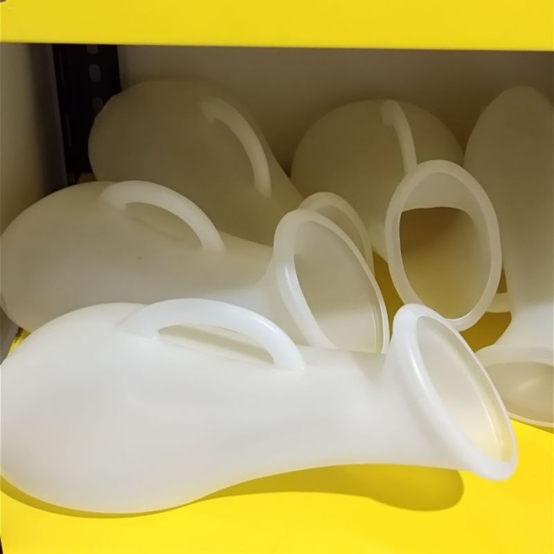 Pispot Wanita Plastik /Urinal Pispot Pria Wanita Plastik
