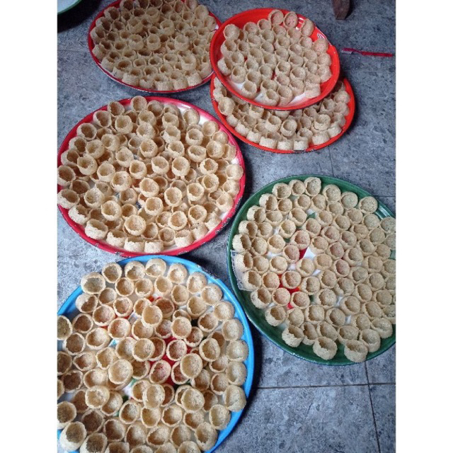 

Rengginang murah Asli Sampang Madura | Cocok untuk camilan, kerupuk,& oleh-oleh khas. di jamin Gurih & Enak.