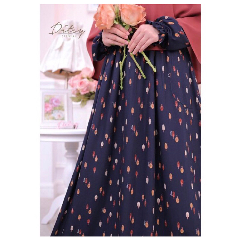 Tree midnight blue ditsy preloved