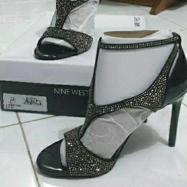 nine west party heels sandal sepatu pesta hitam