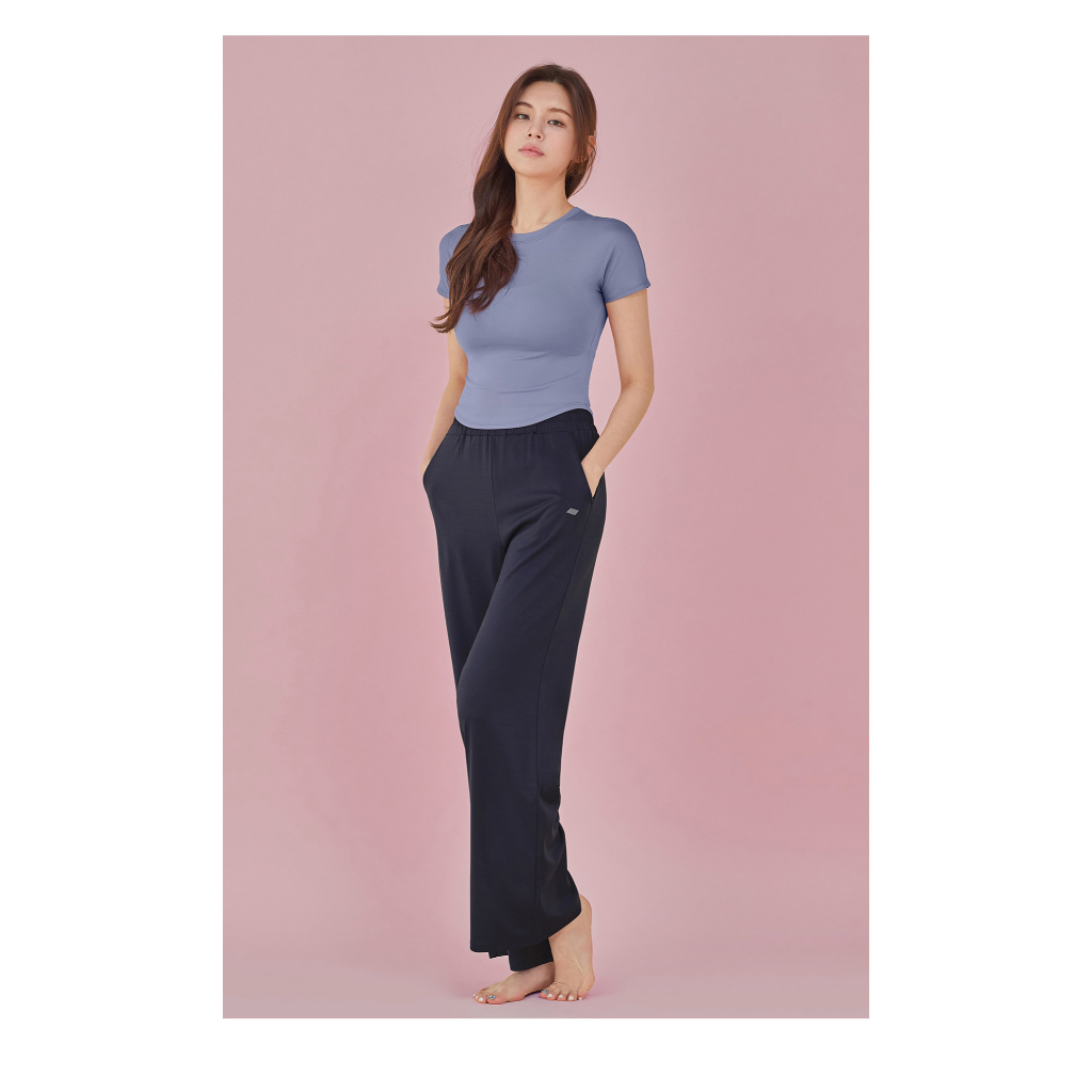 [Minne] Atasan Olahraga Wanita STL Essence Crop Round