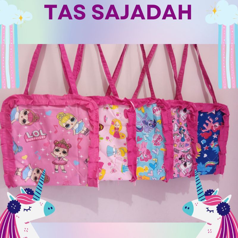 Varian-1 Tas Sajadah Lipat Anak Kecil Karakter Kartun Bisa Dijadikan Tas dan Juga Sajadah Untuk Hampers Hadiah Kado Souvenir Motif Princess BT21 Little Pony Mermaid Hello Kitty Mickey Minnie Mouse Tsum-Tsum LOL Kuda Poni Unicorn Boba Mixue