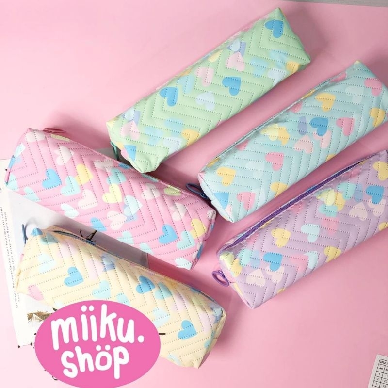 

TEMPAT PENSIL MOTIF LOVE