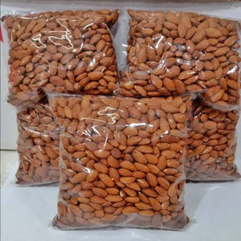 Kacang Almond mentah 1kgKacang Almond