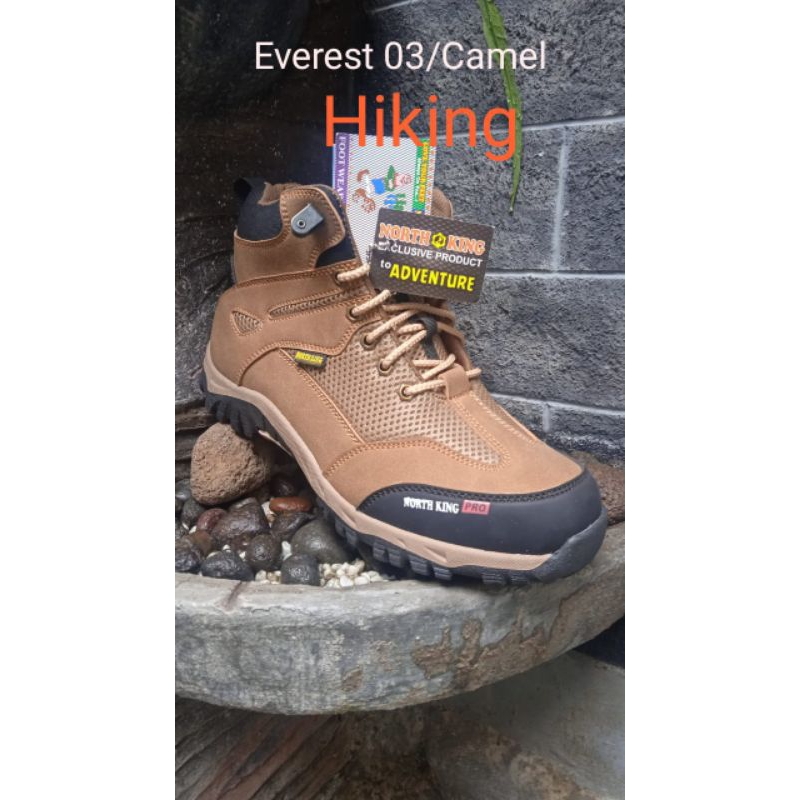 sepatu haiking  outdor pria kuwalitas premium