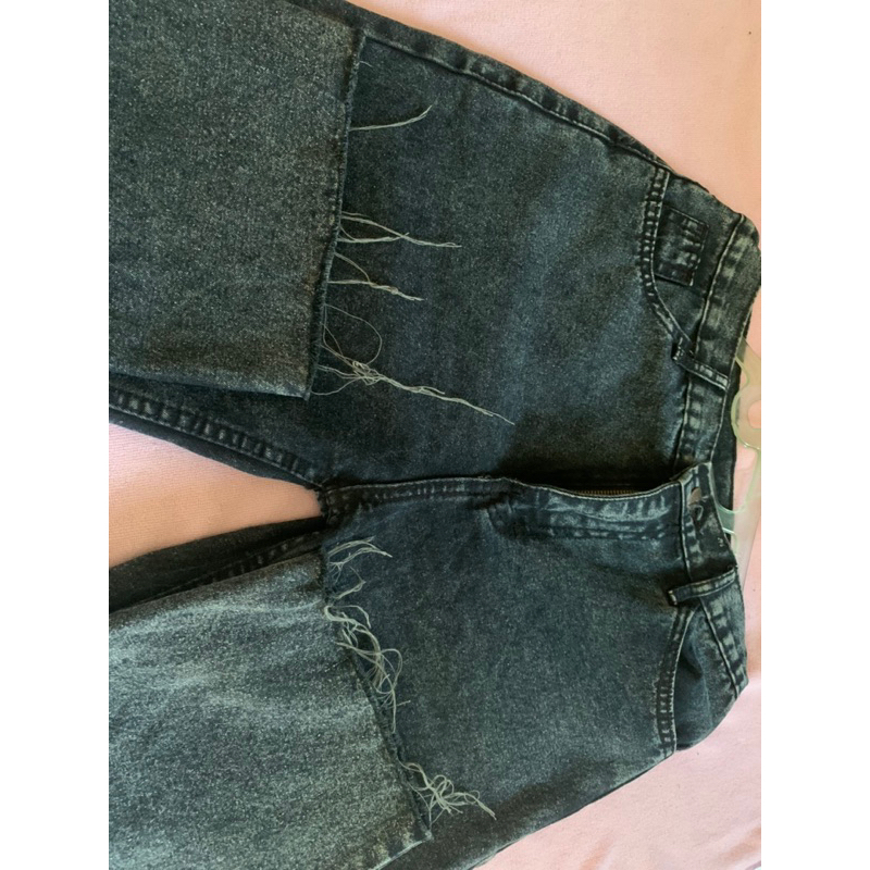 jeans rawis sobek bawah wanita