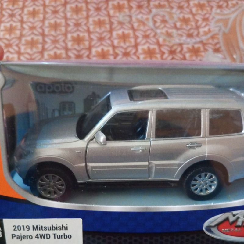 DIECAST APOLO 2019 MITSUBISHI PAJERO 4WD TURBO