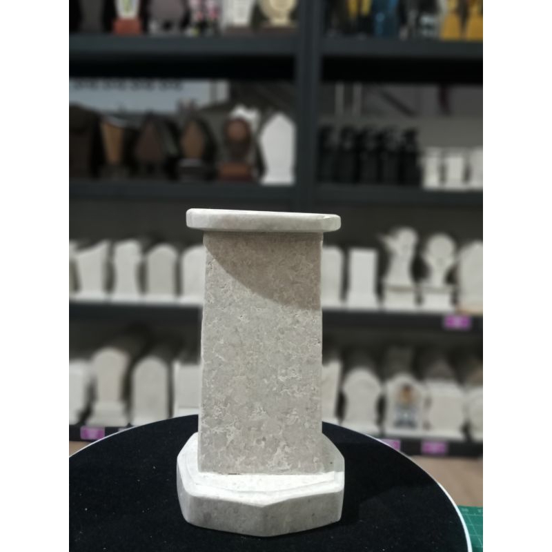 VANDEL MARMER WISUDA KOSONGAN