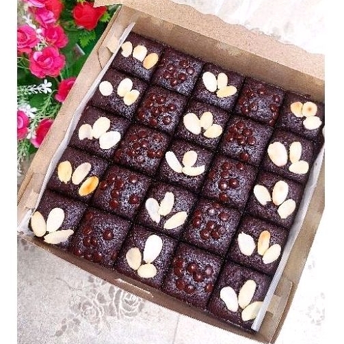 

Brownies Panggang Premium 25'Slice (semi fudgy)